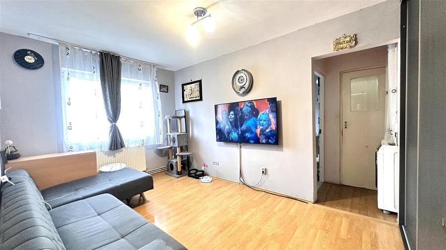 Apartament cu 2 camere semidecomandat în Gemenii