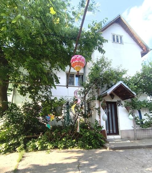 Casă cu 7 camere cu Teren 1000 Mp în Jilava