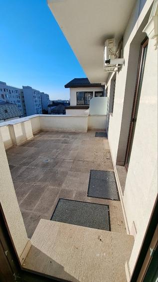 Apartament cu 3 camere decomandat în Dorobanți