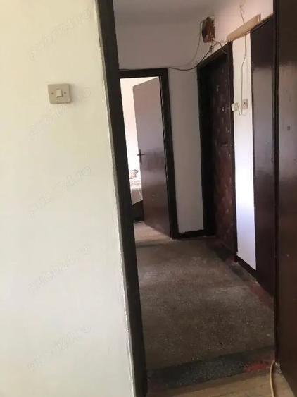 Apartament cu 3 camere semidecomandat în Țiglina 1