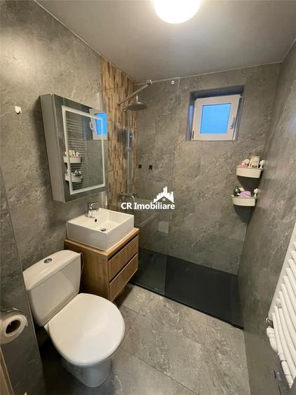 Apartament cu 3 camere semidecomandat în Eroii Revoluției