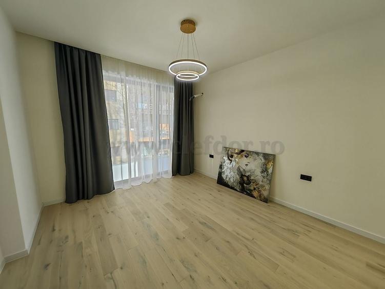 Casă individuală cu 6 camere cu Piscina în Iancu Nicolae