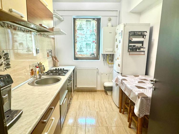 Apartament cu 2 camere decomandat în Nicolina