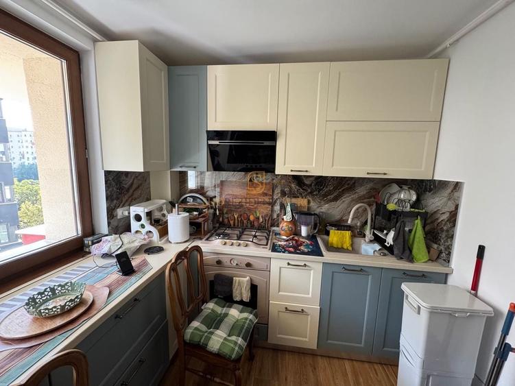 Apartament cu 2 camere decomandat, mobilat în Berceni