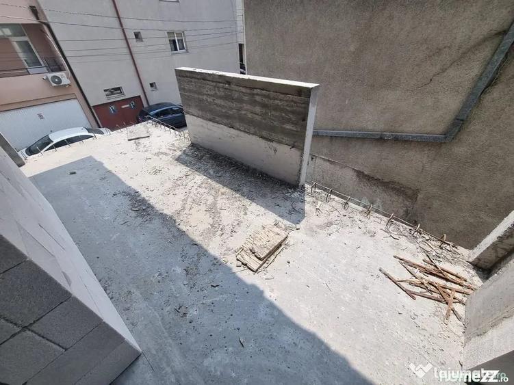 Apartament cu 3 camere decomandat în Faleza Nord