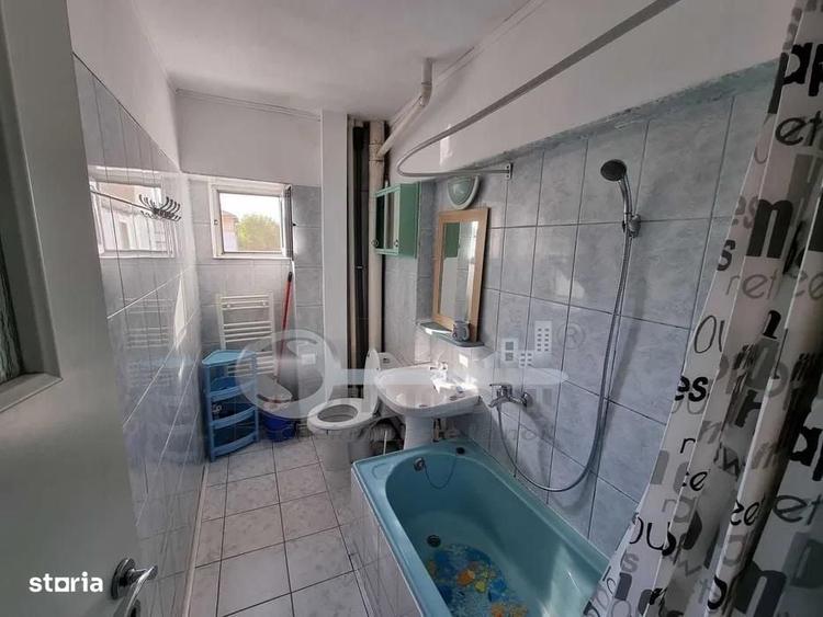 Apartament cu 3 camere decomandat în Podu Roș