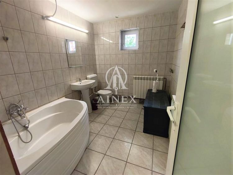 Casă individuală cu 5 camere cu Canalizare în Șag