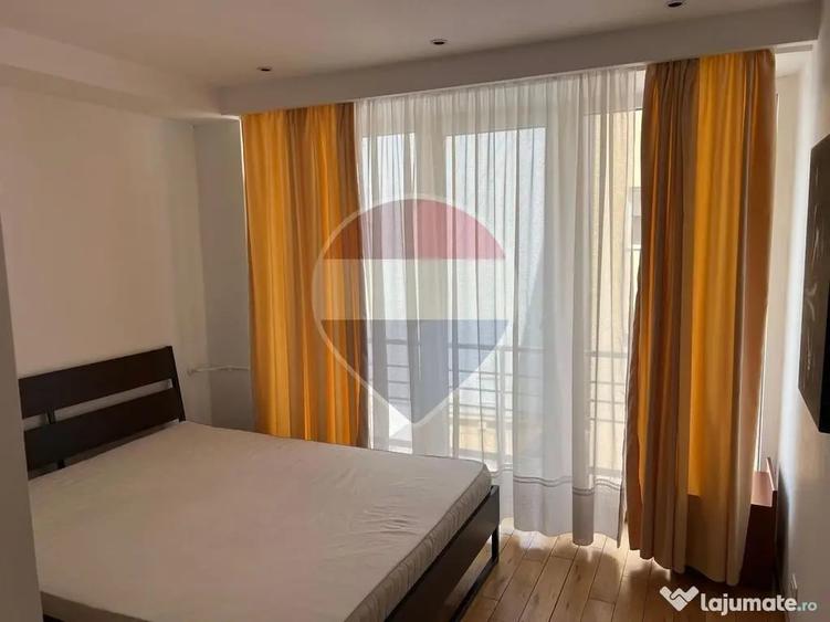 Apartament cu 3 camere semidecomandat în Nordului