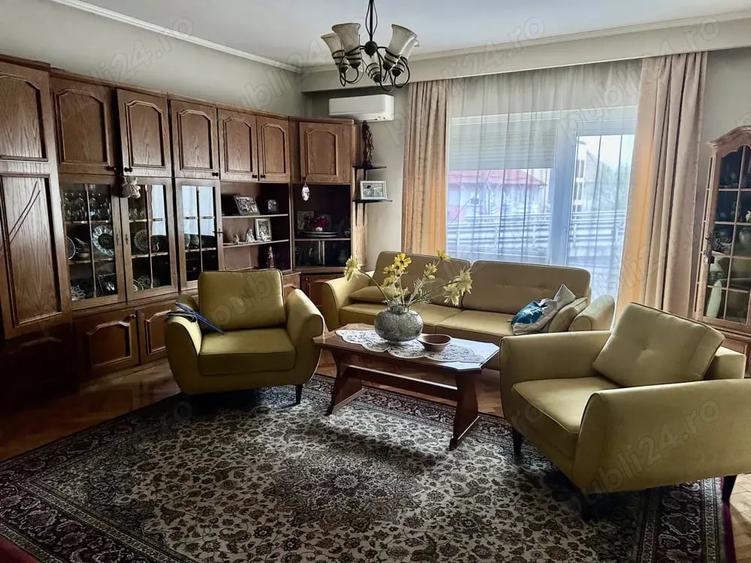 Casă cu 6 camere cu Teren 150 Mp în Calea Turzii
