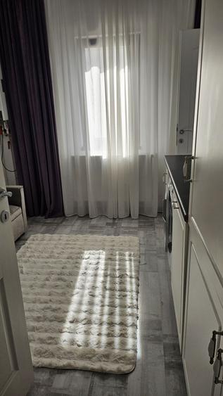 Apartament cu 3 camere semidecomandat în Lujerului