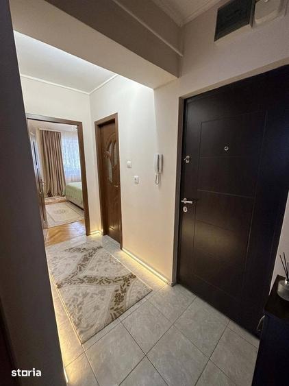 Apartament cu 3 camere decomandat în Sud