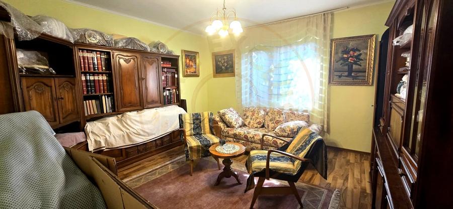 Casă individuală cu 6 camere cu Teren 422 Mp în Carpați 2