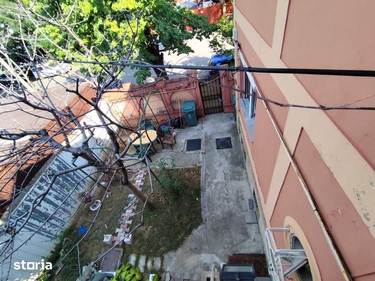 Casă cu 6 camere cu Canalizare în Chitila