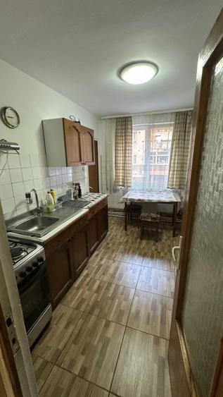 Apartament cu 3 camere decomandat în Cetate