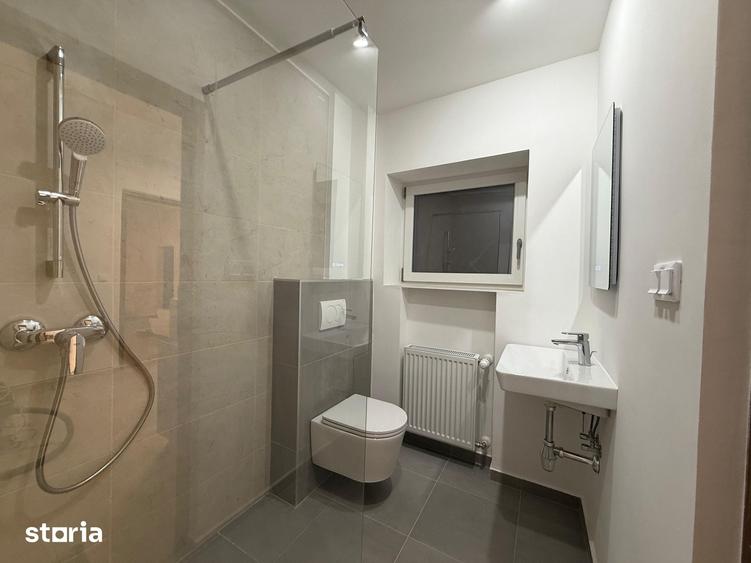 Apartament cu 3 camere în Rosetti