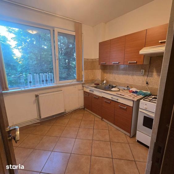 Apartament cu 2 camere semidecomandat în Piața Unirii