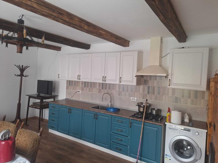 Casă cu 3 camere cu Teren 120 Mp în Central