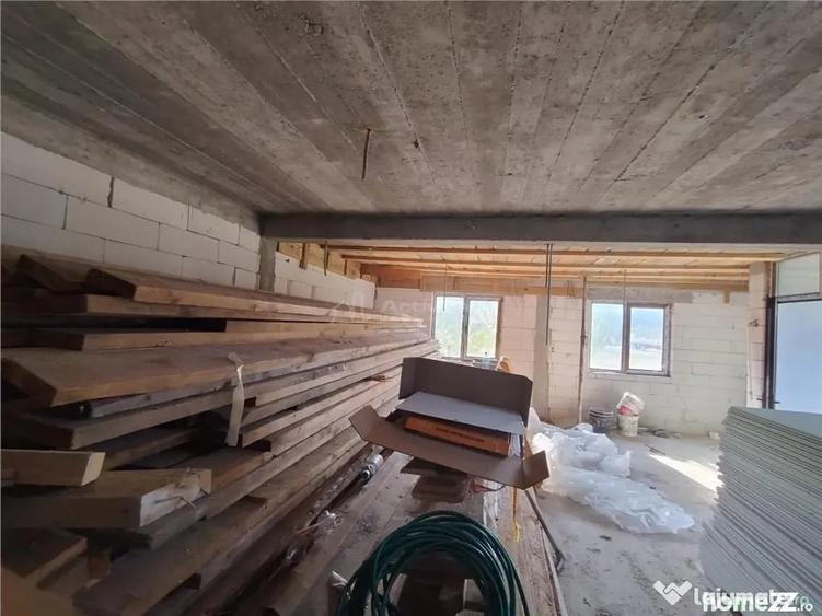 Casă cu 4 camere cu Teren 3251 Mp în Sadova Veche