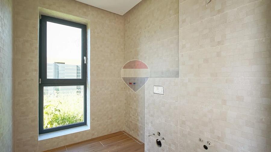 Casă cu 4 camere cu Teren 538 Mp în Ghimbav Livadă