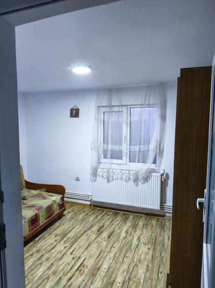 Casă cu 2 camere cu Teren 400 Mp în Central