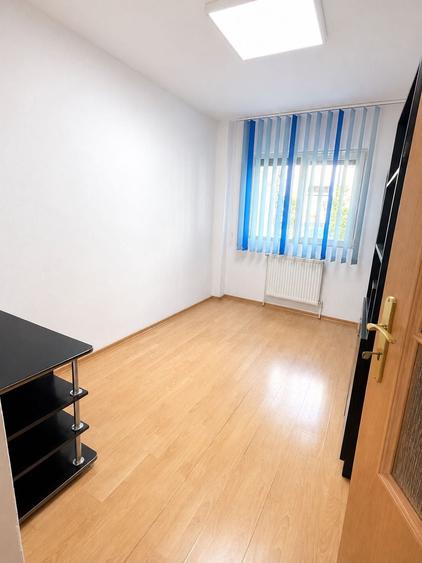 Apartament cu 3 camere decomandat în Narcisa