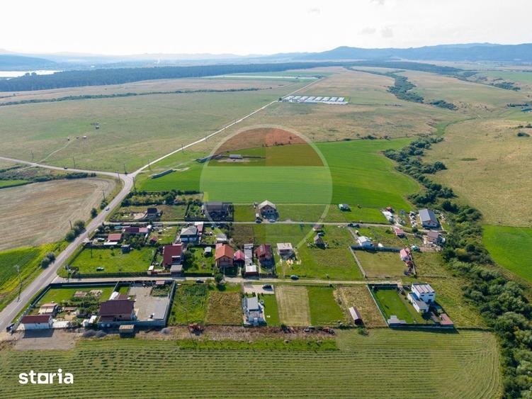 Teren de 1100 mp, în Județean