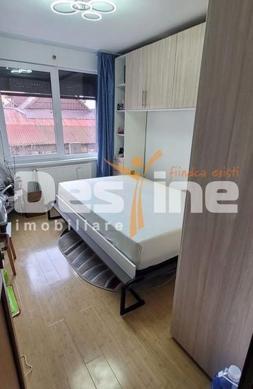 Apartament cu 3 camere decomandat în Craiter