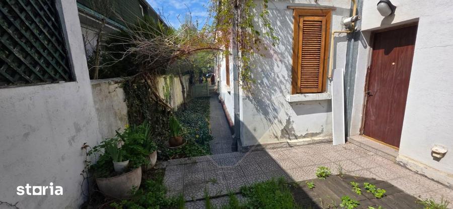 Casă cu 5 camere cu Teren 200 Mp în Grivița