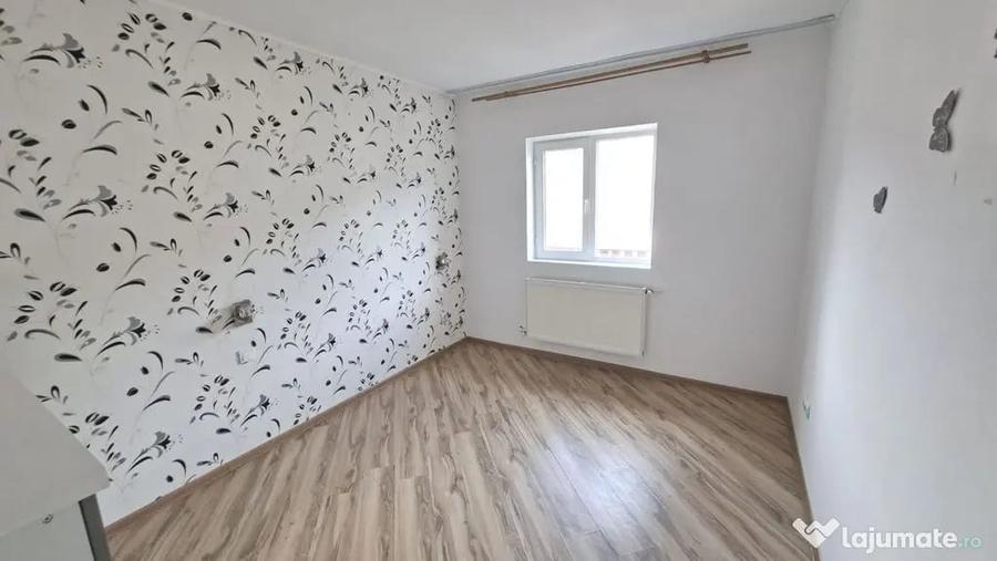 Apartament cu 3 camere decomandat în Ștefănești