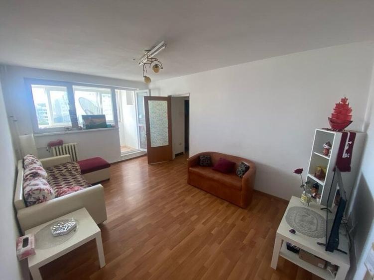 Apartament cu 3 camere decomandat în Colentina