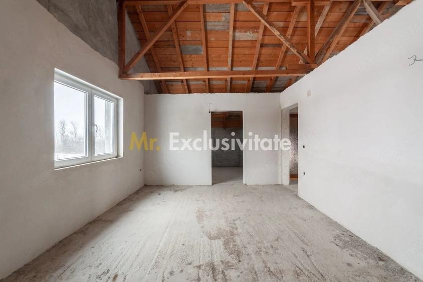 Casă cu 5 camere cu Teren 1044 Mp în Căteasca