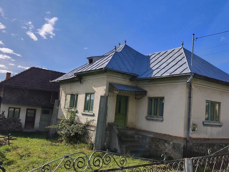 Casă cu 5 camere cu Teren 1001 Mp în Domnești