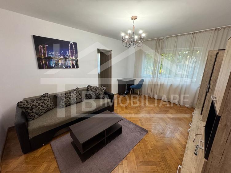 Apartament cu 3 camere semidecomandat în 7 Noiembrie