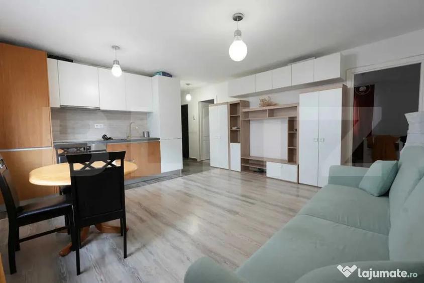 Apartament cu 3 camere semidecomandat în Florești