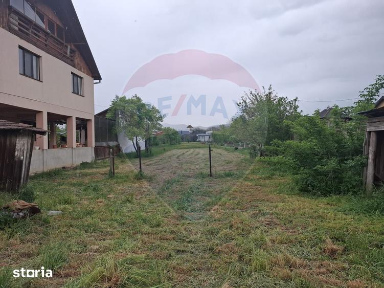 Teren de 1816 mp, în Central