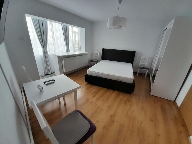 Garsonieră decomandată în Palazu Mare