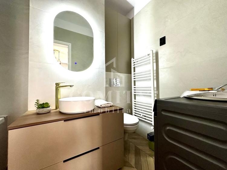 Apartament cu 3 camere semidecomandat, mobilat în Florești