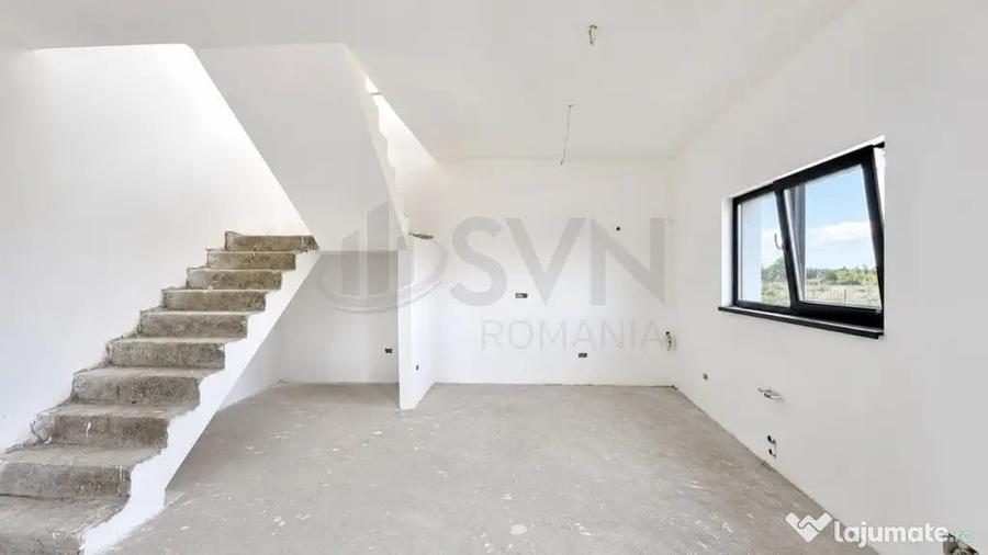 Casă cu 7 camere cu Teren 400 Mp în Corbeanca