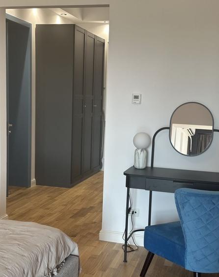 Apartament cu 4 camere în Victoriei