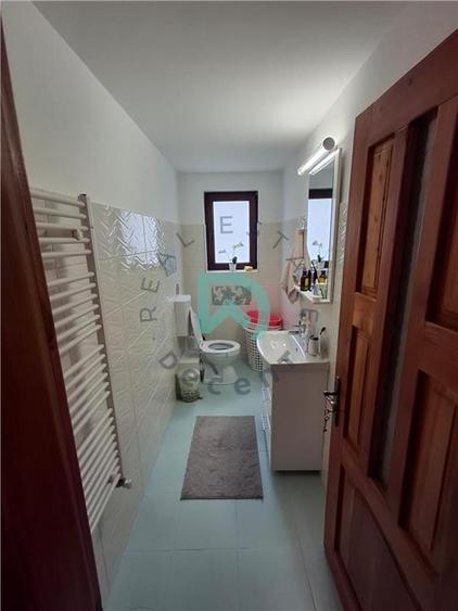 Casă individuală cu 5 camere cu Teren 700 Mp în Dâmbul Morii
