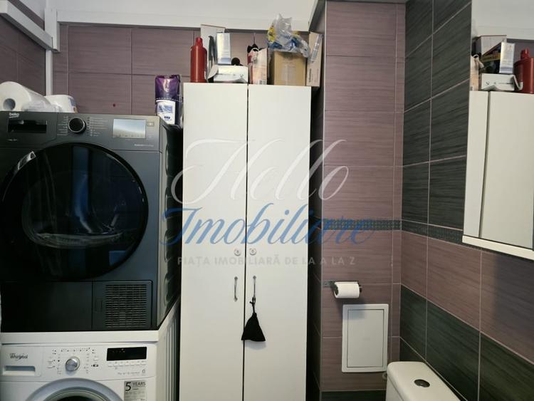 Apartament cu 3 camere semidecomandat în Florești
