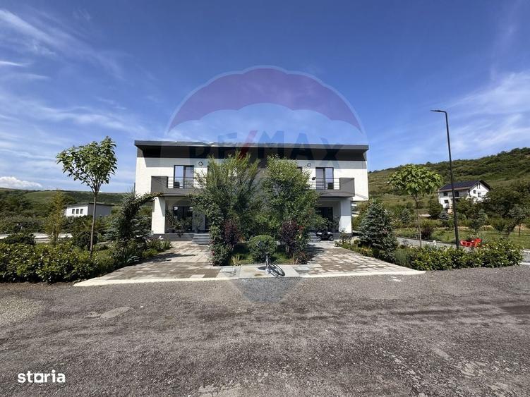 Casă cu 4 camere în Mera