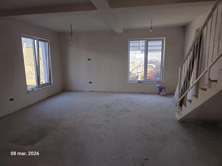 Casă cu 4 camere cu Teren 250 Mp în Valea Lupului