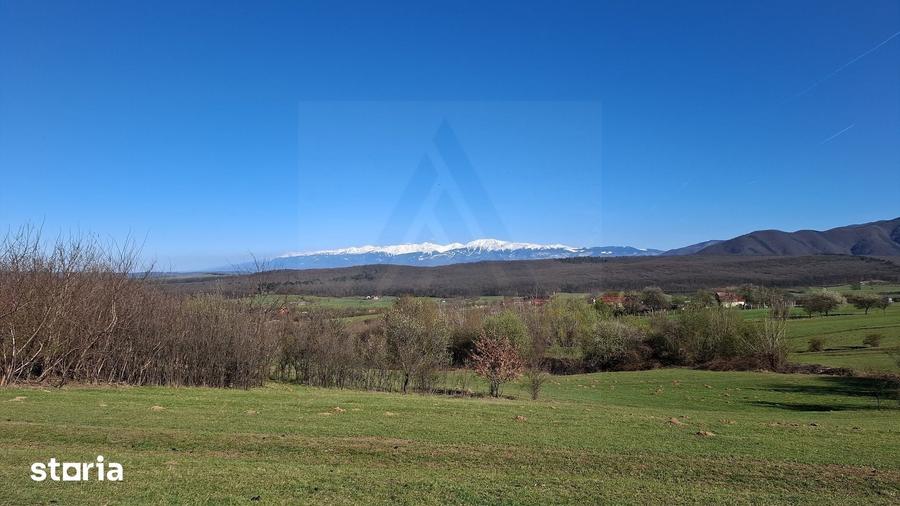 Teren de 809 mp, în Poplaca