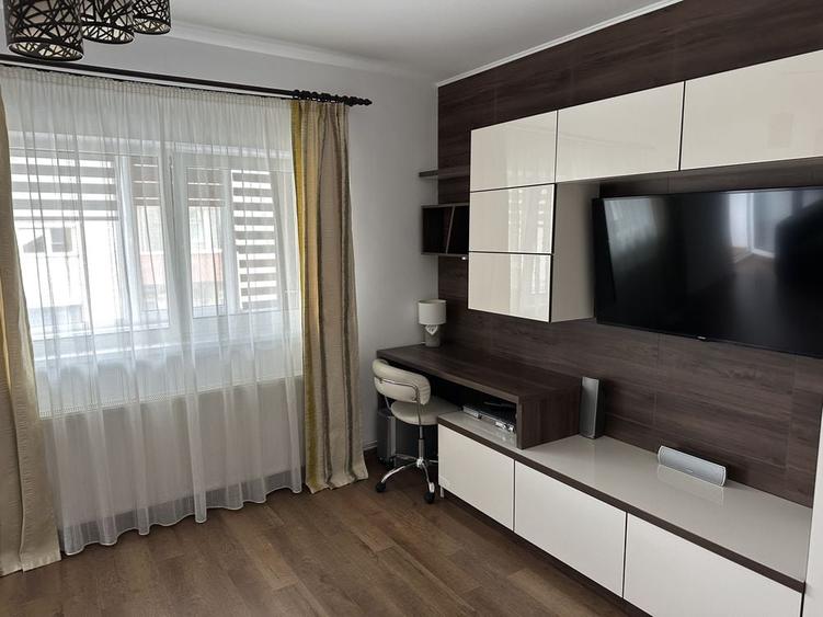 Inchiriez apartament 2 camere - 2