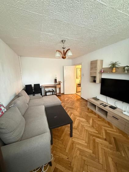Apartament cu 2 camere decomandat în Arcul de Triumf