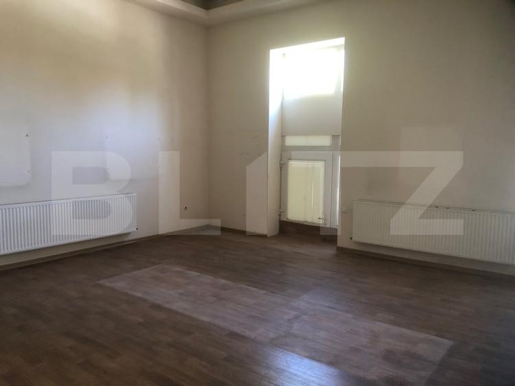 Spațiu comercial, de 150 mp, în Semicentral