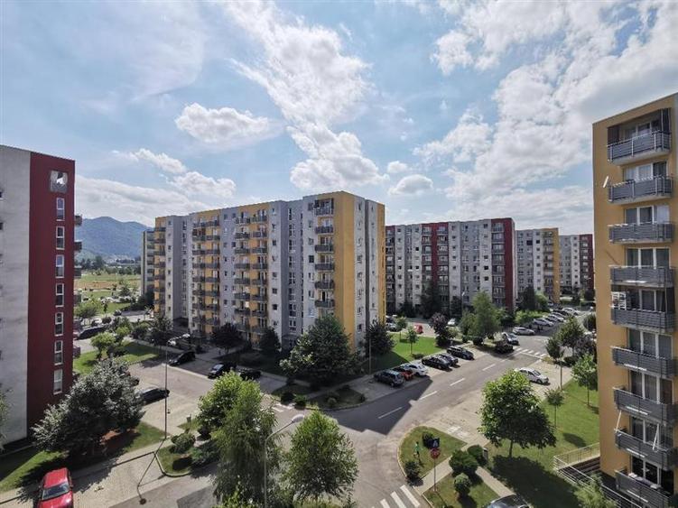 Apartament cu 2 camere decomandat, mobilat în Avantgarden