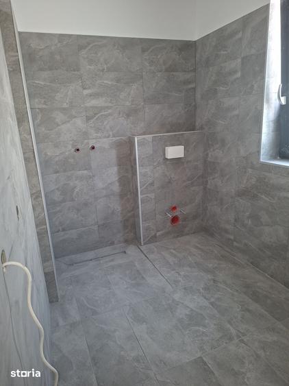 Casă cu 4 camere cu Teren 400 Mp în Pielești