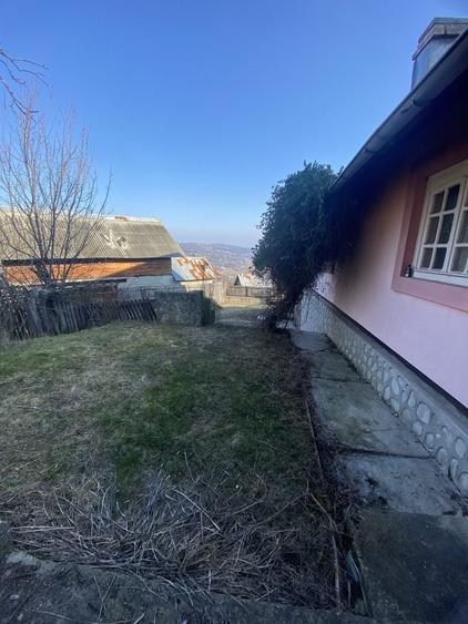 Casă cu 4 camere în Păcuri